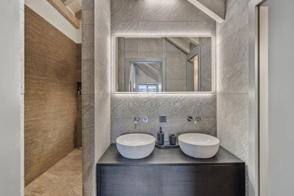 Exclusivité: Duplex exceptionnel 5,5p proche Nyon 9