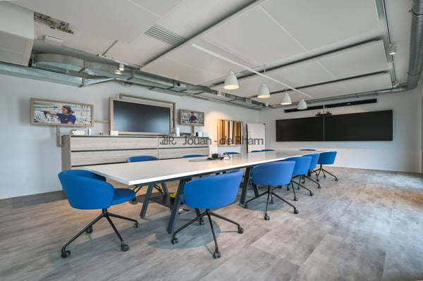 700 m2 de bureaux à louer dans un immeuble moderne, entièrement aménagés
