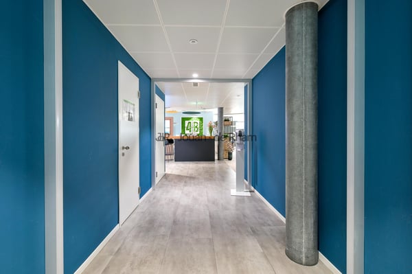 700 m2 de bureaux à louer dans un immeuble moderne, entièrement aménagés