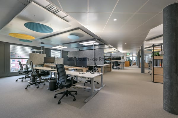 700 m2 de bureaux à louer dans un immeuble moderne, entièrement aménagés