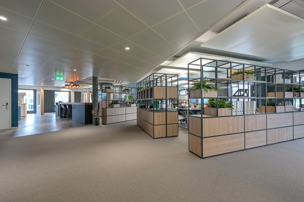 700 m2 de bureaux à louer dans un immeuble moderne, entièrement aménagés