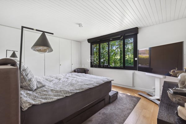 AVULLY: Magnifique maison rénovée avec vue 11