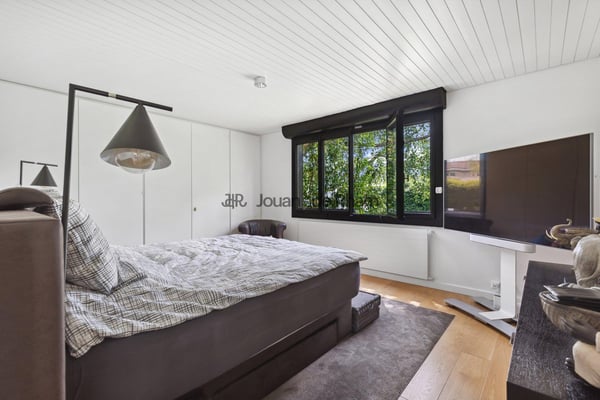 AVULLY: Magnifique maison rénovée avec vue 11