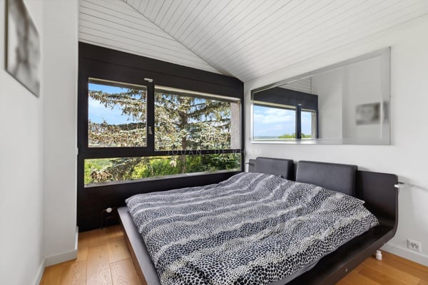 AVULLY: Magnifique maison rénovée avec vue 9