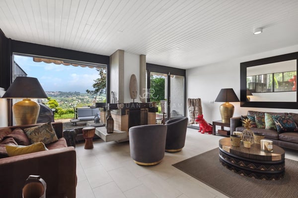 AVULLY: Magnifique maison rénovée avec vue 4
