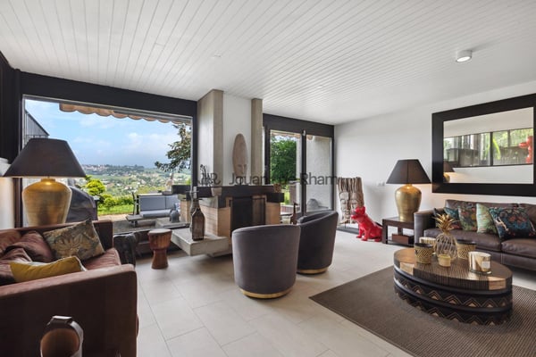 AVULLY: Magnifique maison rénovée avec vue 4