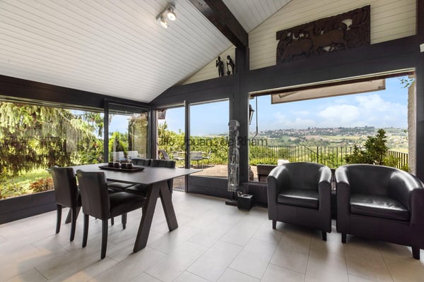 AVULLY: Magnifique maison rénovée avec vue 8