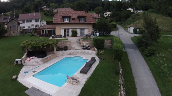 Villa avec piscine et vue imprenable 2