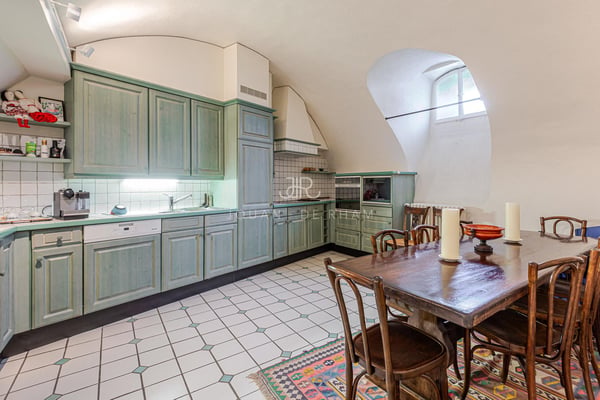 Appartement dans un immeuble de prestige 4
