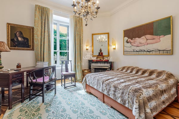 Appartement dans un immeuble de prestige 3