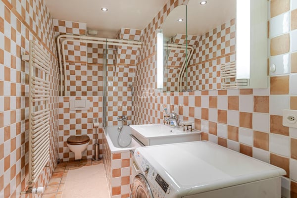 Appartement dans un immeuble de prestige 5