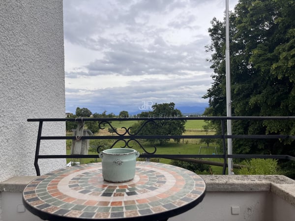 Grand appartement avec vue lac et 4 chambres à louer à Chataigneriaz 9