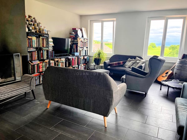 Grand appartement avec vue lac et 4 chambres à louer à Chataigneriaz 2