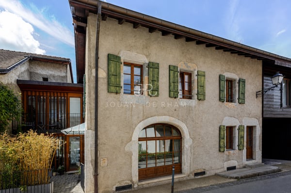 Magnifique maison de caractère au coeur du village de Veyrier 1