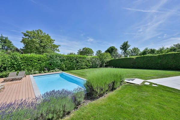 Belle villa jumelle avec piscine dans emplacement stratégique - Mies 3