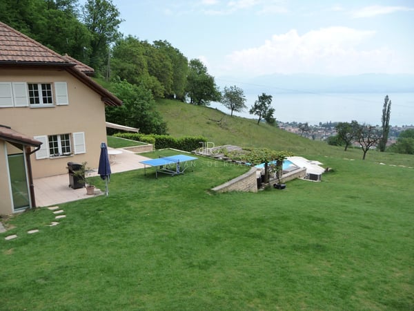 Mont-sur-Rolle | Villa avec piscine et vue imprenable 1