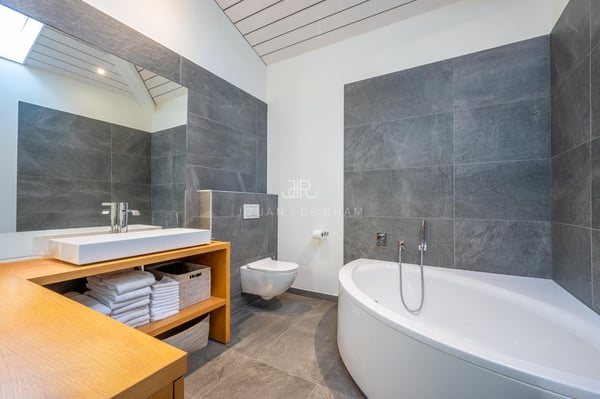 Maison contemporaine avec magnifique vue 9