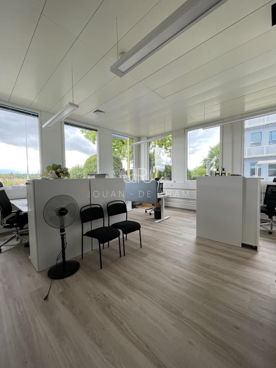Plan-les-Ouates | Laboratoires biologiques et bureaux complètement aménagés - 526 m² 6