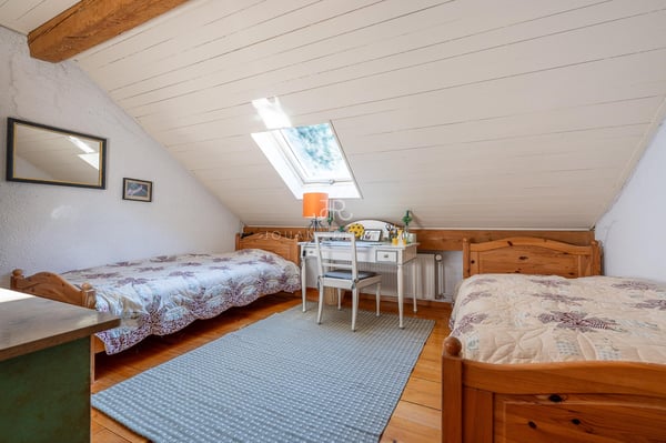 Essertines-sur-Rolle | Maison de charme et son annexe en zone village 10