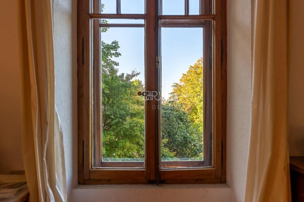 Essertines-sur-Rolle | Maison de charme et son annexe en zone village 13