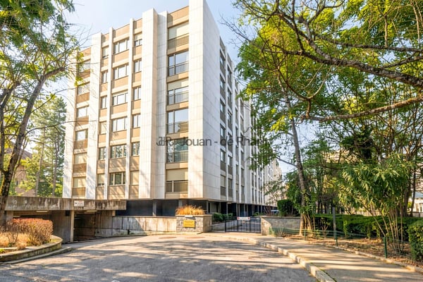 Cologny | Appartement de 4 pièces en attique avec vue imprenable 1
