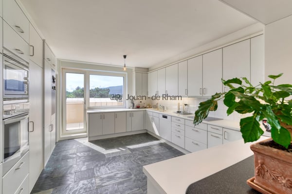 Cologny | Appartement de 4 pièces en attique avec vue imprenable 5