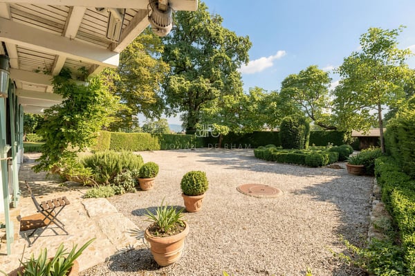Élégante maison de caractère au coeur de la campagne genevoise 2