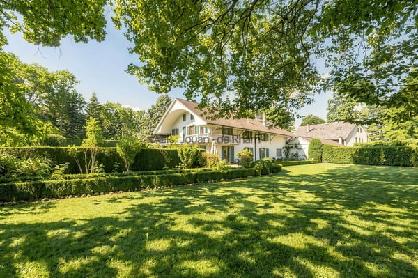 Élégante maison de caractère au coeur de la campagne genevoise 2