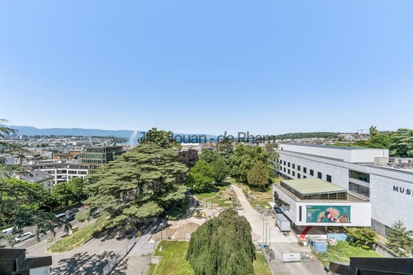 Malagnou | Spacieux appartement rénové au coeur de Genève 1