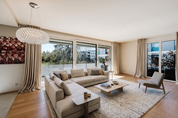 COLOGNY | Magnifique appartement 6 pièces idéalement situé entre ville et campagne.