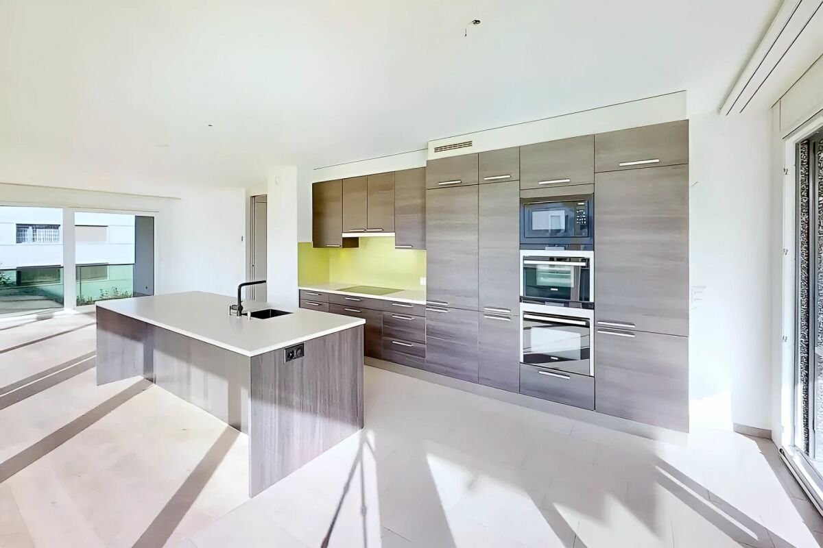 Superbe Appartement de 5 pièces avec grand balcon de 40m2