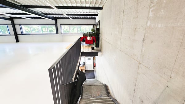 Opportunité rare : halle 300 m² + bureau 300 m² 11