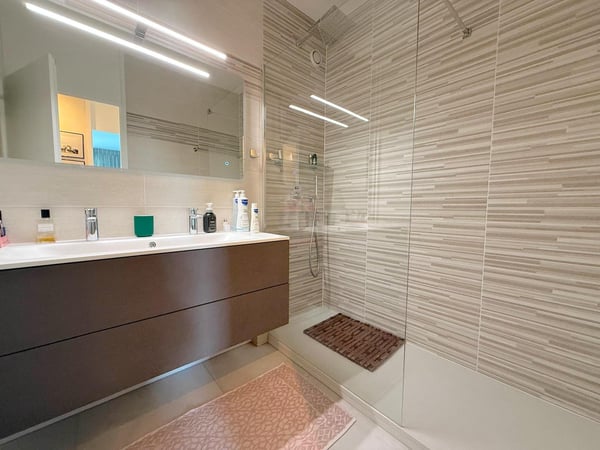 Sublime 1,1 pièces traversant très lumineux 11