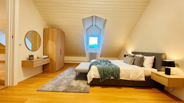 Charmant duplex de 1 pièces entièrement rénové de 120 m² 3