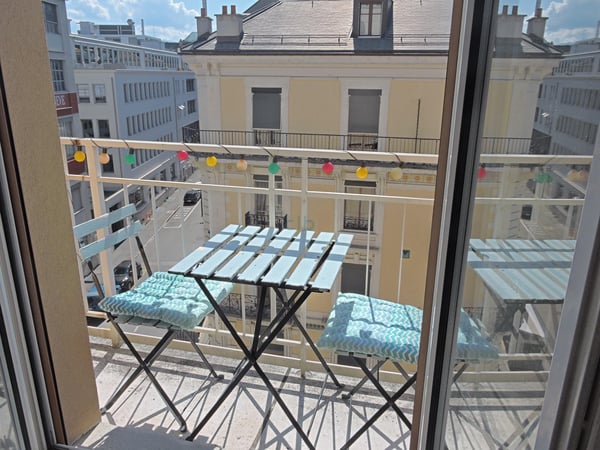 A LOUER PLAINPALAIS -Très bel appartement de 3 pièces avec balcon 2