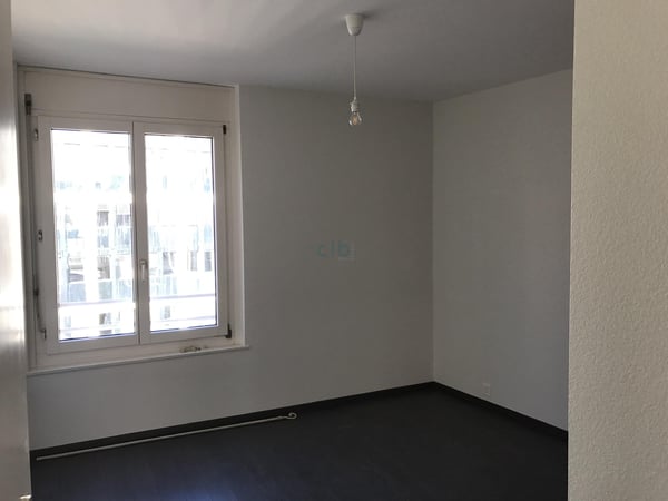 A LOUER PLAINPALAIS -Très bel appartement de 3 pièces avec balcon 10