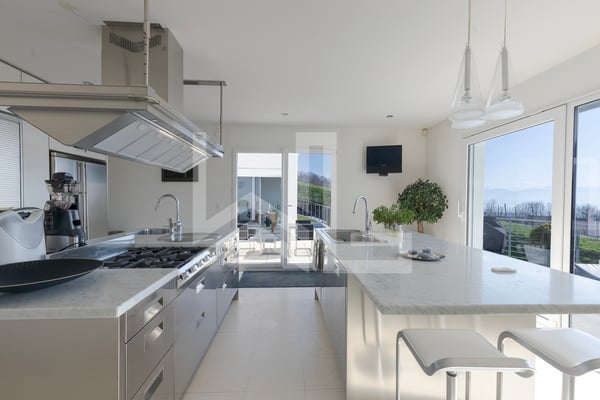 Villa contemporaine d'exception avec panorama spectaculaire sur le lac 10