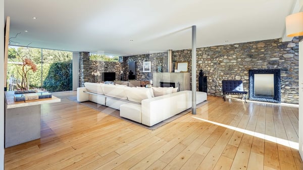 UNE PROPRIÉTÉ AU CARACTÈRE ARCHITECTURAL UNIQUE 5