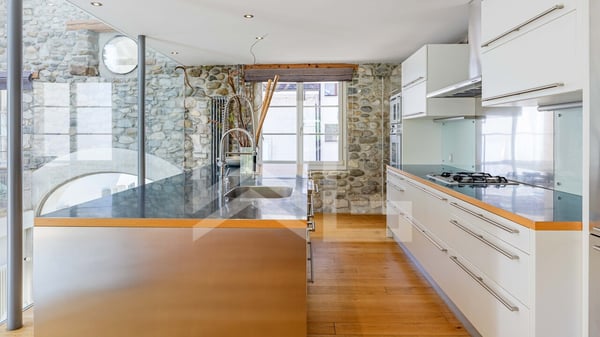 UNE PROPRIÉTÉ AU CARACTÈRE ARCHITECTURAL UNIQUE 7