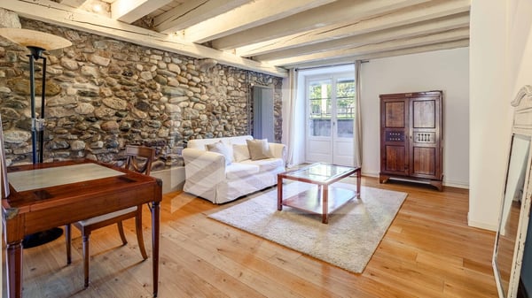 UNE PROPRIÉTÉ AU CARACTÈRE ARCHITECTURAL UNIQUE 10