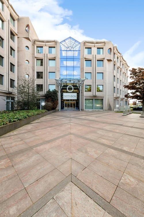 Superbes bureaux équipés dans un immeuble emblématique 9