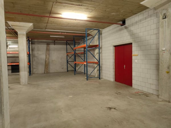 Grande surface de dépôt à louer (division de surface possible) 6