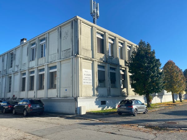 Grande surface de dépôt à louer (division de surface possible) 1