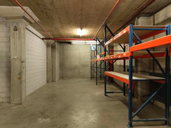 Grande surface de dépôt à louer (division de surface possible) 5