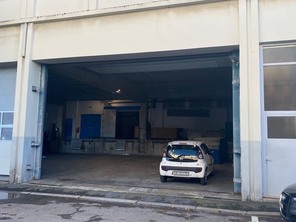 Grande surface de dépôt à louer (division de surface possible) 7