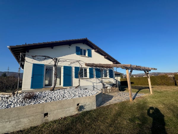 Charmante maison individuelle de 7 pièces à Coinsins avec grand jardin privatif 4