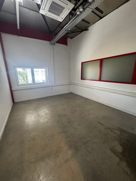 Spacieux bureaux de 280m2 au chemin du Bief à Lonay 8