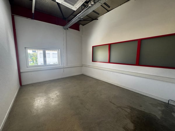Spacieux bureaux de 280m2 au chemin du Bief à Lonay 9