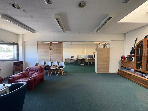 A ne pas manquer ! Surface de 52m2 dans zone industrielle 5