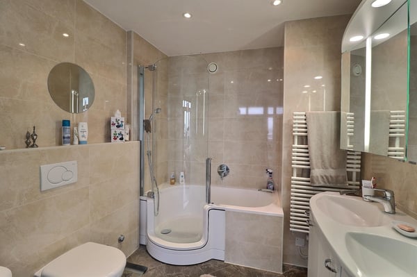 Superbe appartement en étage élevé avec piscine en viager occupé sans rente 6